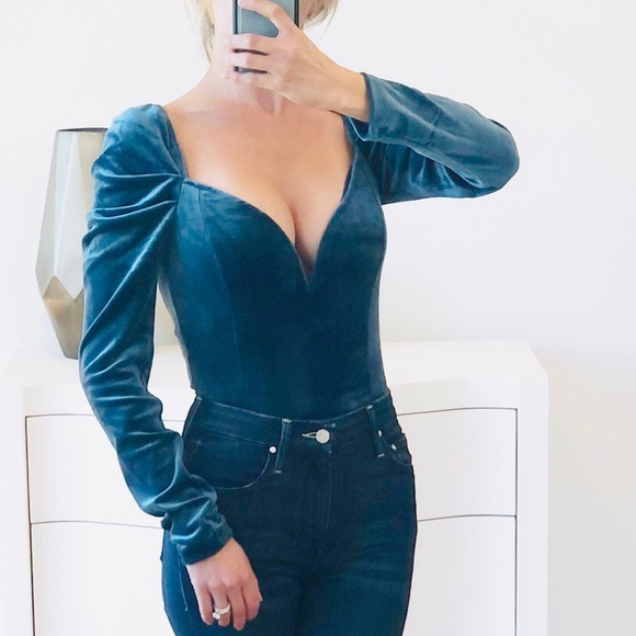 EXUMA Teal Velvet Sweetheart V-bar Bodysuit - Picture 4 of 8